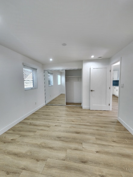 Building Photo - 2407 Abbot Kinney Blvd