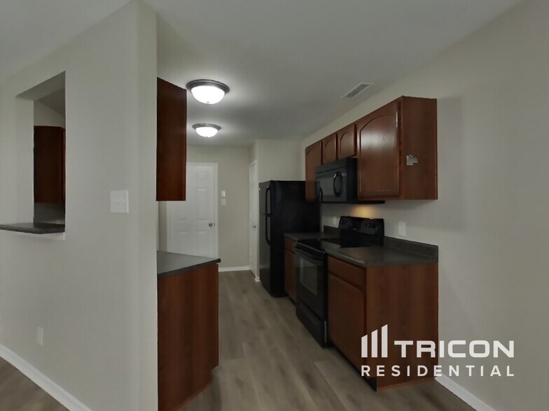 Building Photo - 1447 Pencross Ln