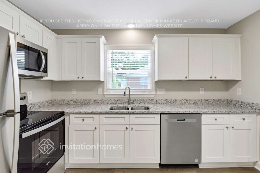 Building Photo - 4420 Birkdale Dr