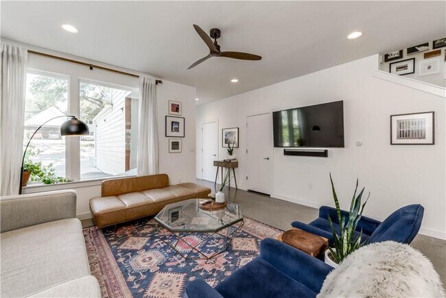 Building Photo - 3207 Aldwyche Dr