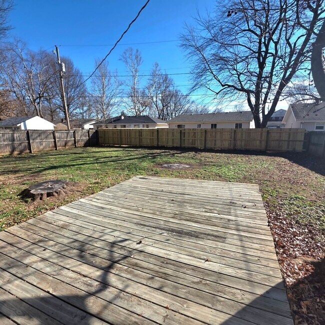 Building Photo - 3 Bedroom, 2 Bath, 2-Car Garage Home for Rent