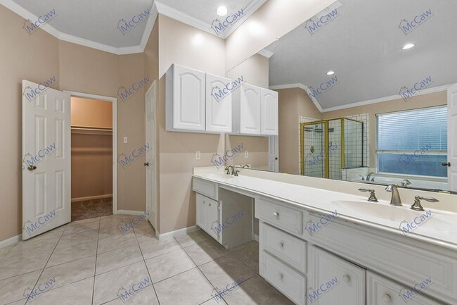 Building Photo - 3211 Wessex Cir