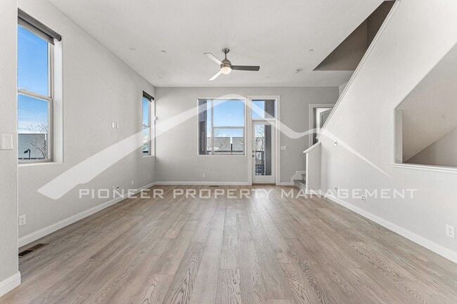 Building Photo - 6996 W Alaska Dr