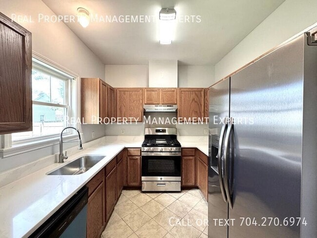 Building Photo - 507 Brookwood St