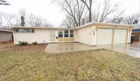 Building Photo - Don't miss out on calling this property your new home!
