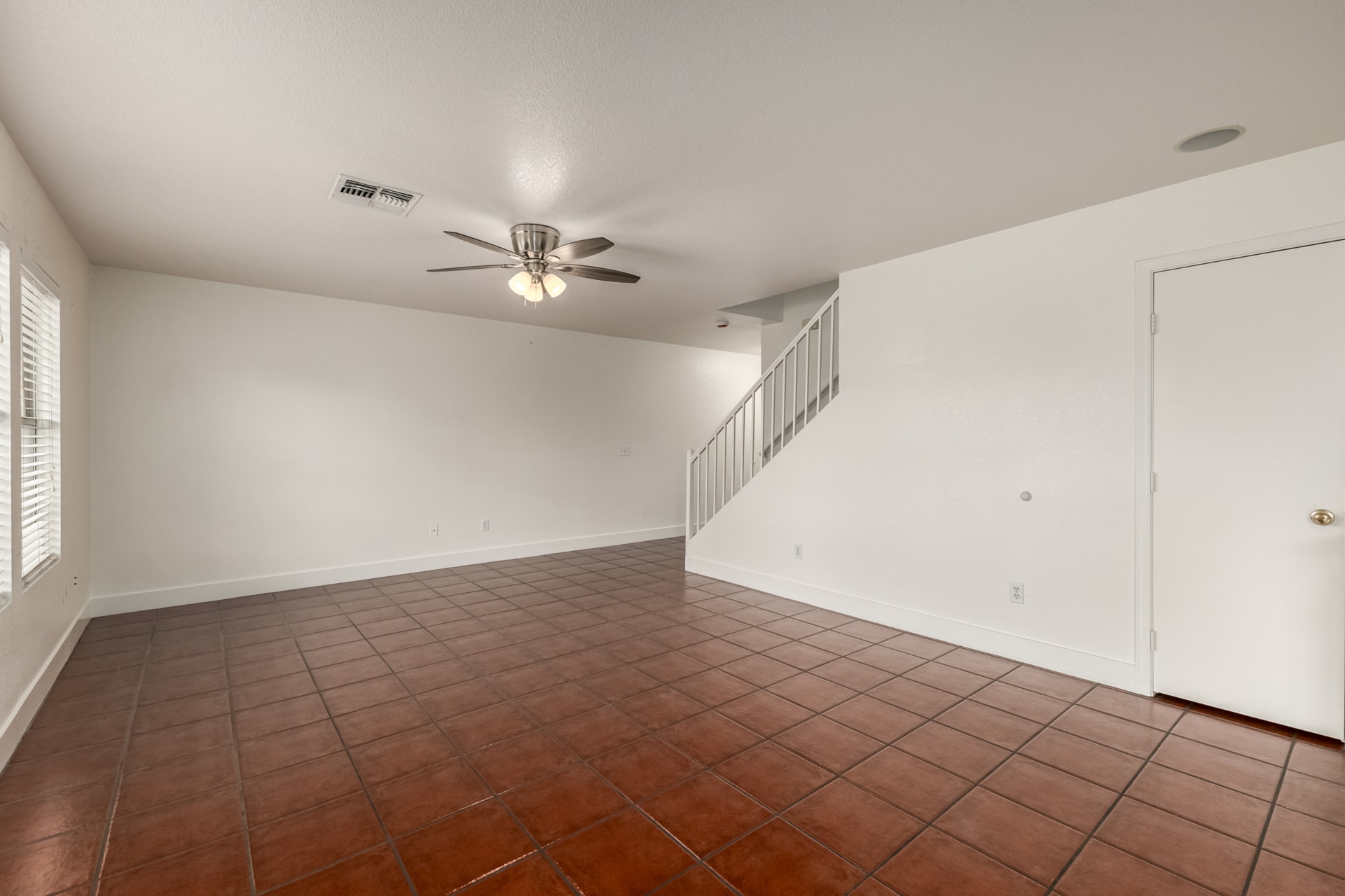 Building Photo - 1043 S San Vincente Ct
