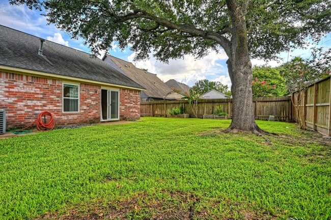 Building Photo - 9859 Meadow Bend Ln