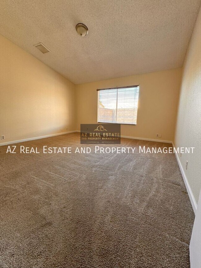 Building Photo - 8528 W Pershing Ave