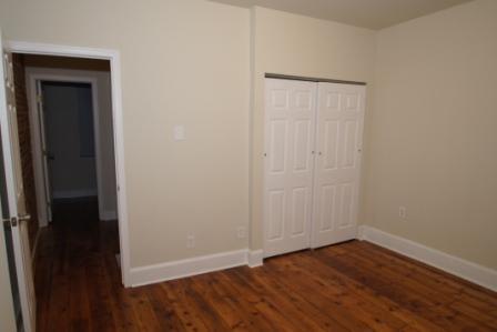 Building Photo - ADORABLE PET-FRIENDLY 2-BEDROOM TOWNHOUSE ...