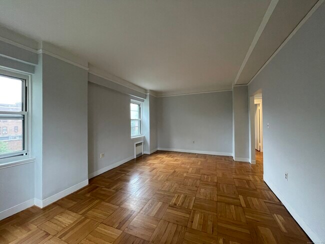 Building Photo - 230 Farmington Ave