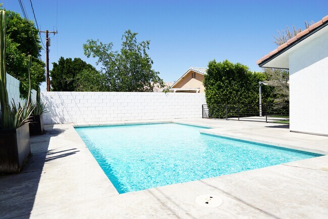 Building Photo - 33865 Cathedral Canyon Dr