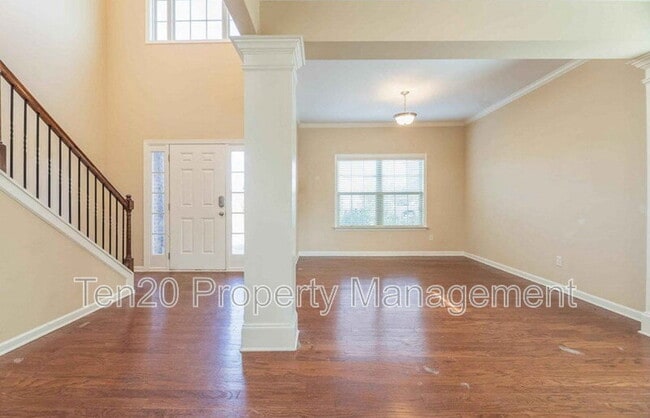 Building Photo - 5018 Lexington Ln