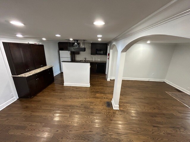 Building Photo - 516 Sage Rd