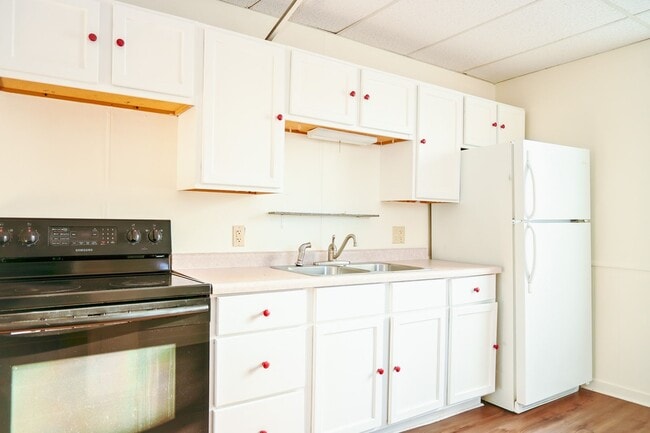 Building Photo - Bjerke Duplex