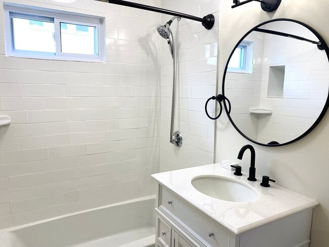 Building Photo - 37 Walnut Ct