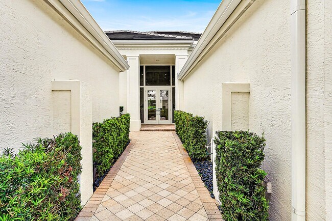 Building Photo - 1128 Crystal Dr