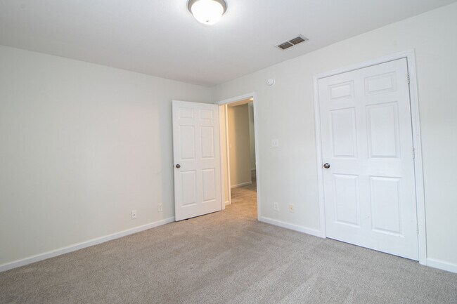 Building Photo - 299 Raleigh Dr
