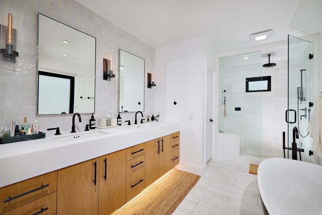 Building Photo - 1472 Neptune Ave