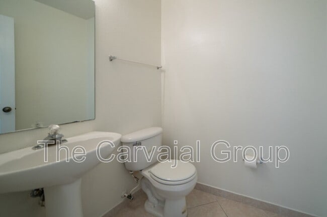 Building Photo - 1215 Kempton Chase Pkwy