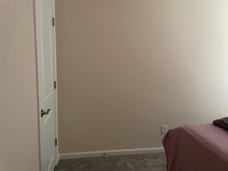 Building Photo - Room in Townhome on Citadel Ave