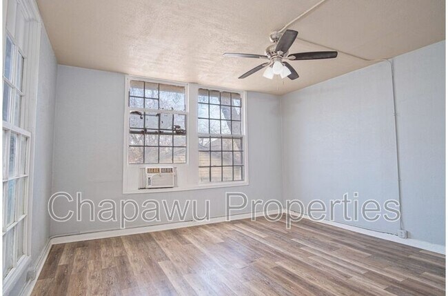 Building Photo - 745 E Mulberry Ave