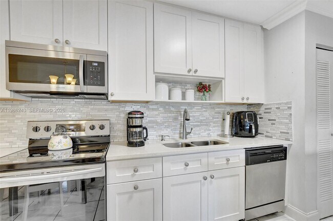 Building Photo - 588 Trace Cir