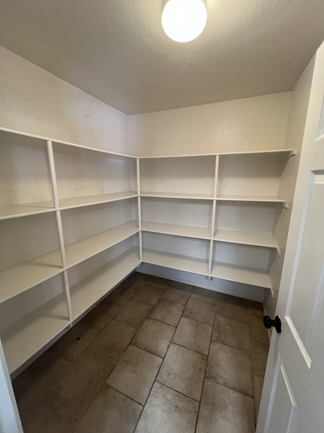 Building Photo - 46140 Grace Ct