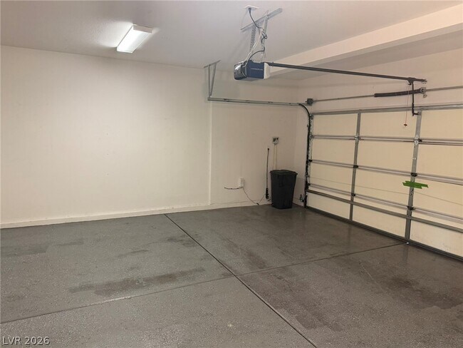 Building Photo - 10526 Cliff Lake St