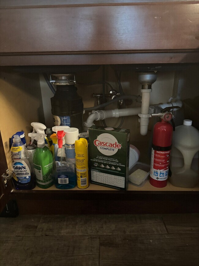 Building Photo - 1506 W Thome Ave