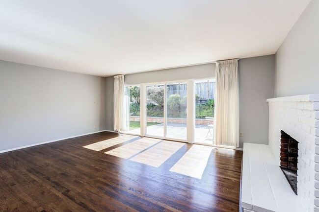 Building Photo - 3 Bed / 2 Bath San Bruno home in highly so...