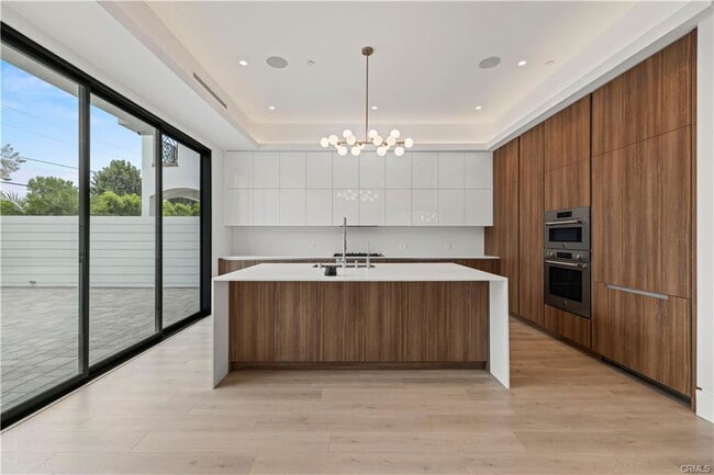 Building Photo - 4532 Katherine Ave