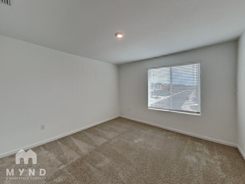 Building Photo - 3960 Valance Wy