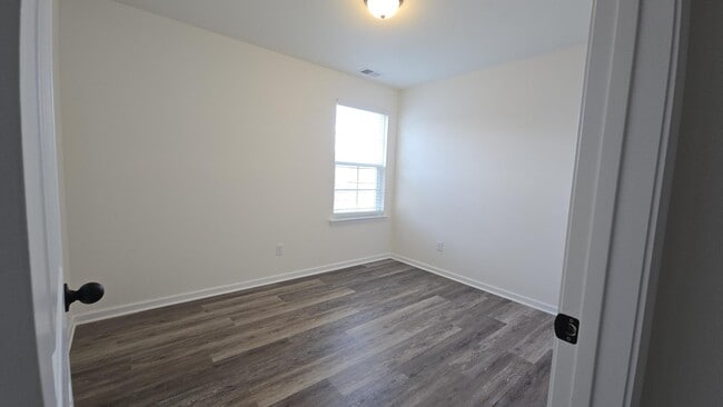 Building Photo - 1210 Pennock Dr