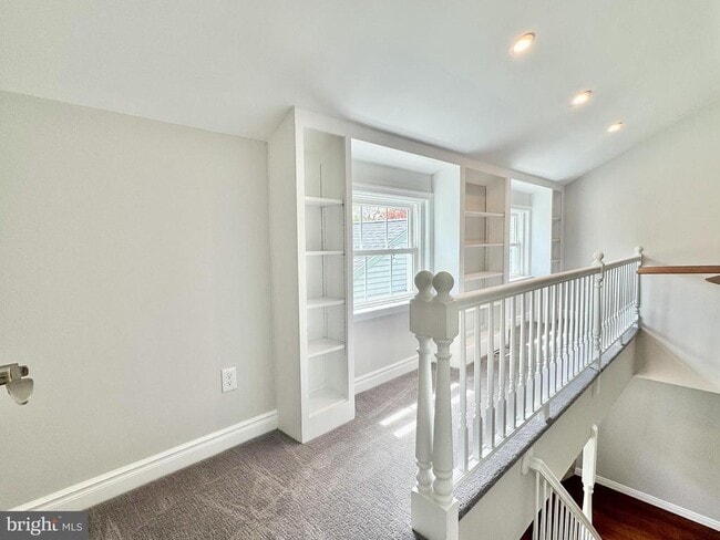 Building Photo - 1 Foxborough Ct