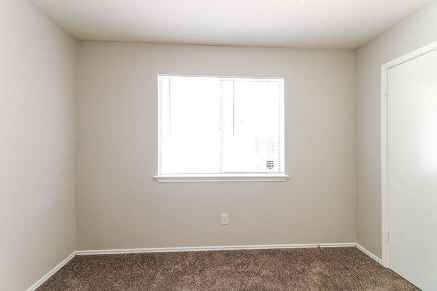 Building Photo - 1418 Hunters Park Dr
