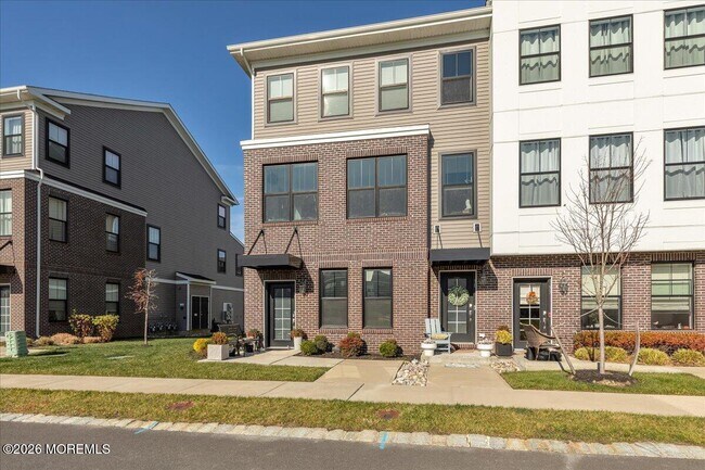 Building Photo - 29 Midway Rd N