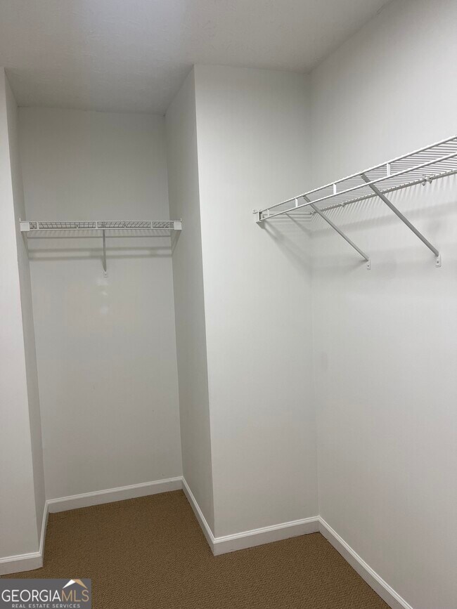 Building Photo - 116 Village Trce