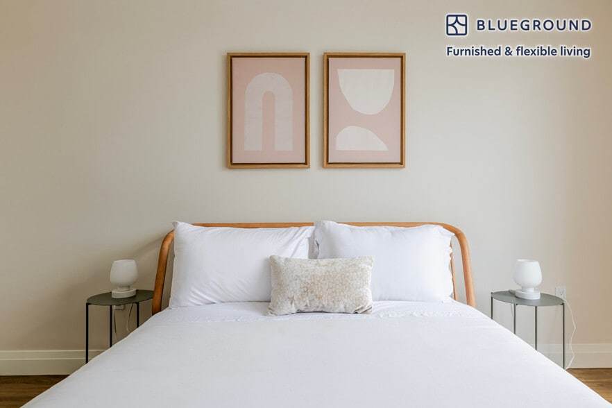 Building Photo - 28 Austin St