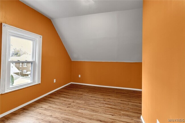 Building Photo - 37 Alsace Ave