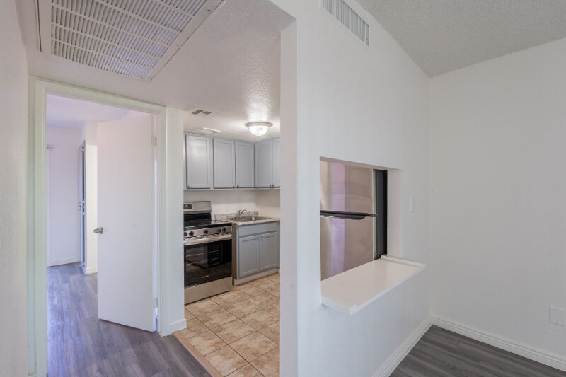 Building Photo - 3222 W Indian School Rd