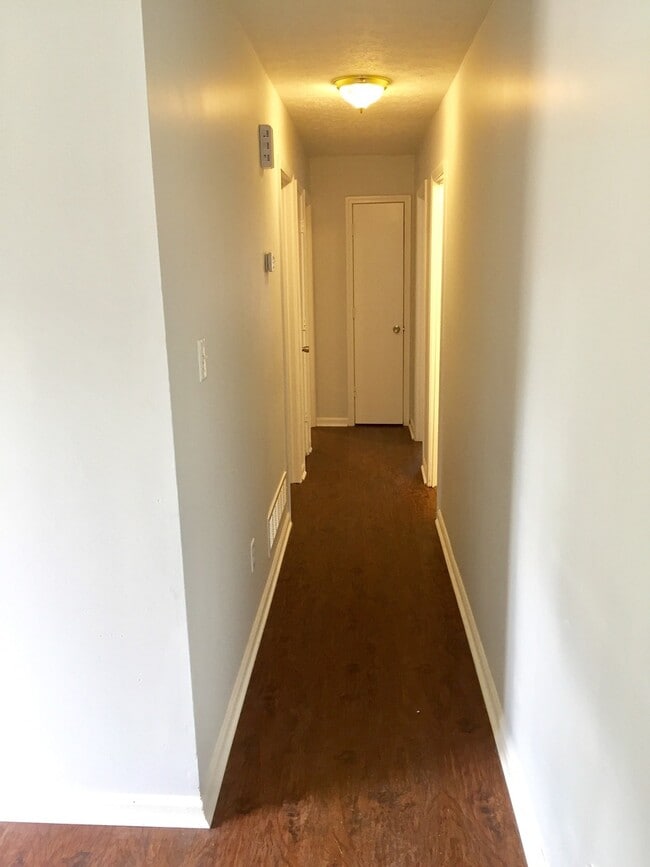 Building Photo - Charming 3 bed, 1 Bath in Shelbyville!