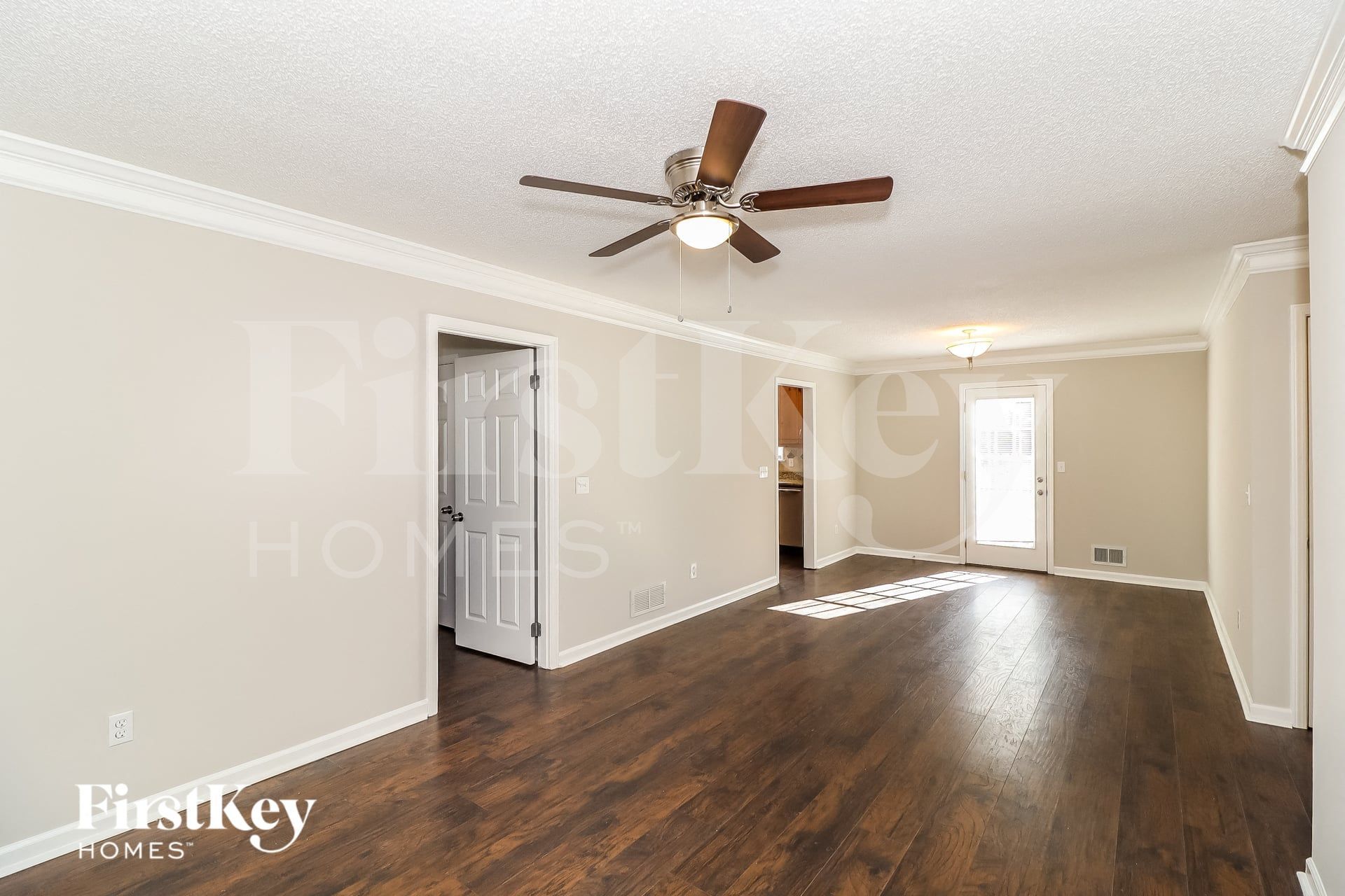 Building Photo - 4565 Bonneville Dr