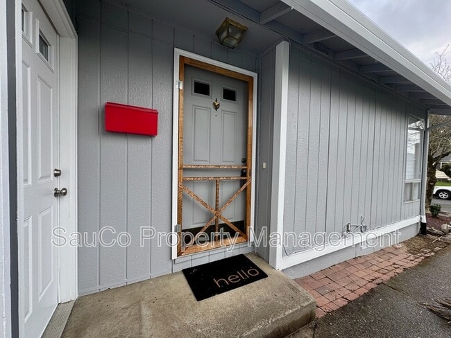 Building Photo - 1734 NE Bryant St