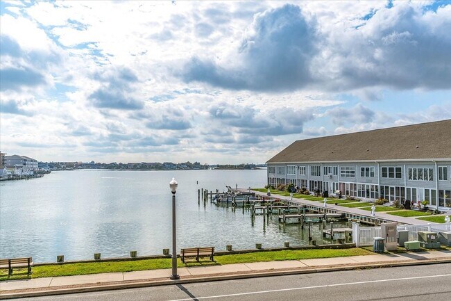 Primary Photo - 322 Bayshore Dr