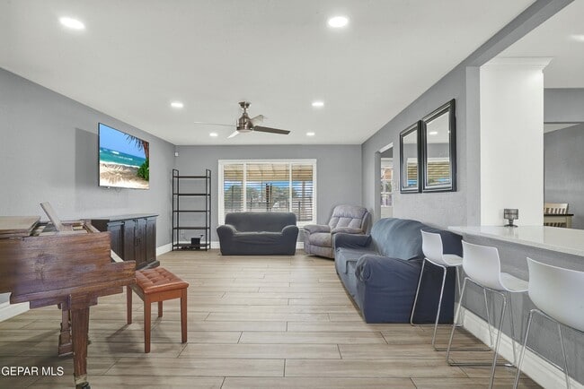 Building Photo - 1513 Fir St