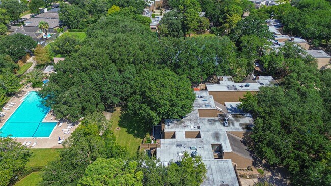 Building Photo - 1320 Chardonnay Dr