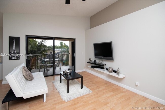 Building Photo - 9999 Summerbreeze Dr