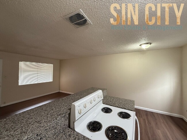 Building Photo - Discover Urban Comfort: Spacious 1-Bedroom Oasis at Lyn Capri