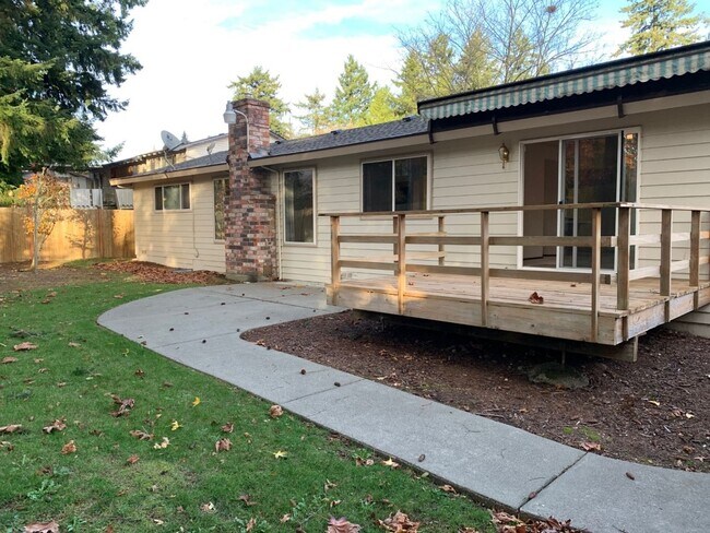 Building Photo - Spacious 3 bed 2 bath rambler home in Boulevard Lane, Renton