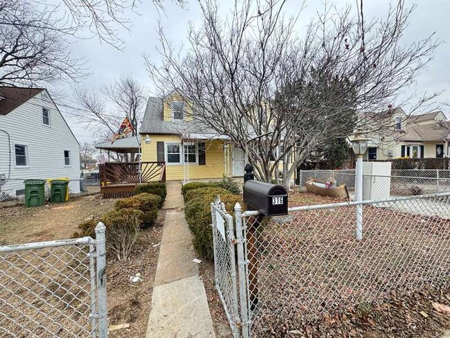 Building Photo - 316 Holy Cross Rd